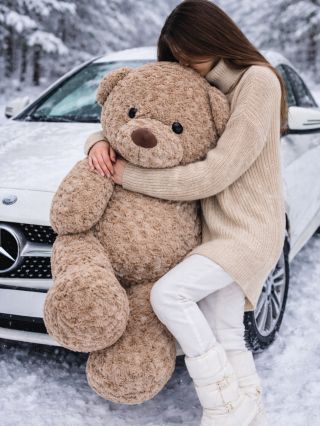 Mezi Vánoci a Silvestrem 🎄🎆 Sníh, ticho, klid… a jedno velké plyšové objetí 🤍🐻 Tohle jsou chvíle, které si chceš...